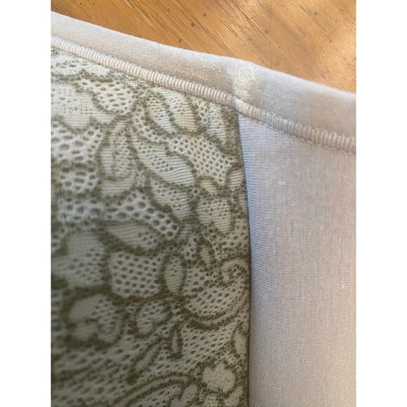 Cacique Bra Lot of 2 42C Lightly Lined No Wire Lace Soft Support Lane Bryant - Picture 8 of 8